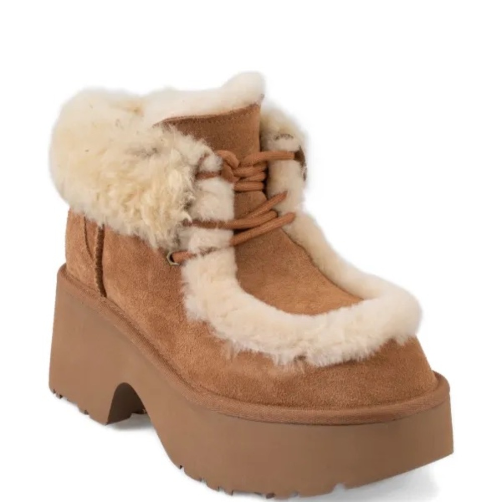 Ugg Esmee Lace Up Size 5
